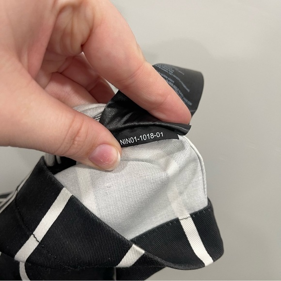 Volcom Frochickie Stripe Mini Skirt Zipper Front Black White Size Medium - Picture 12 of 12